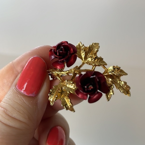 Red Roses Gold Tone Branch Brooch - Picture 7 of 7